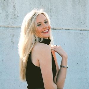 Meet your Posher, Elizabeth